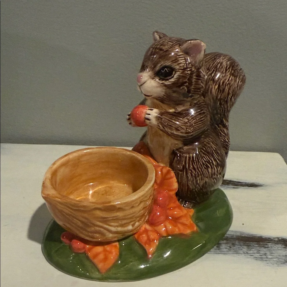 Charming Squirrel Ceramic tea light holder